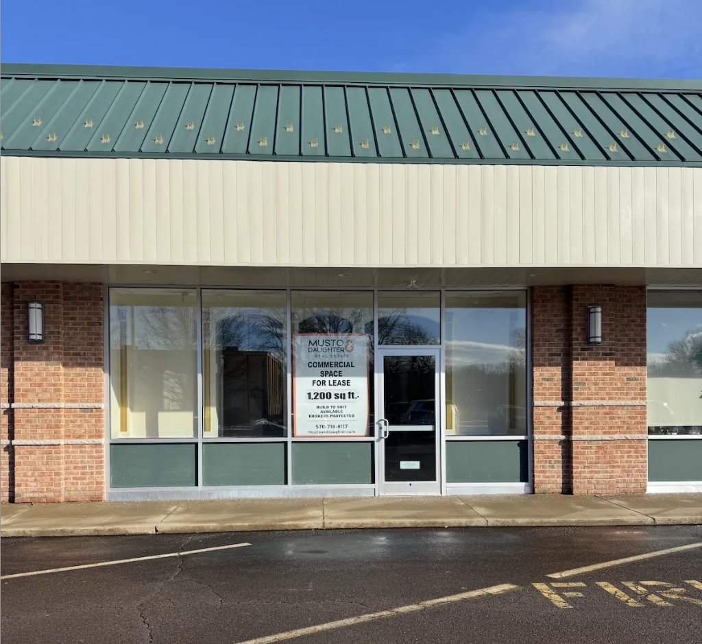 25C Gateway Shopping Center exterior or floorplan